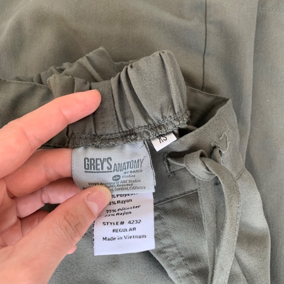 Bundle greys anatomy green scrubs - Picture 3 of 4